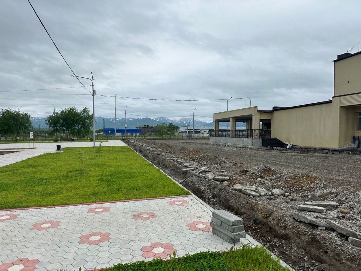 Продолжаются работы по благоустройству сквера в п. Сокоч в рамках инициативного проекта «Решаем Вместе»